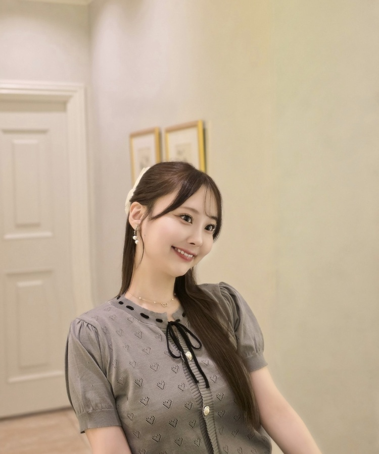 하트 펀칭 리본 반팔 가디건 그레이