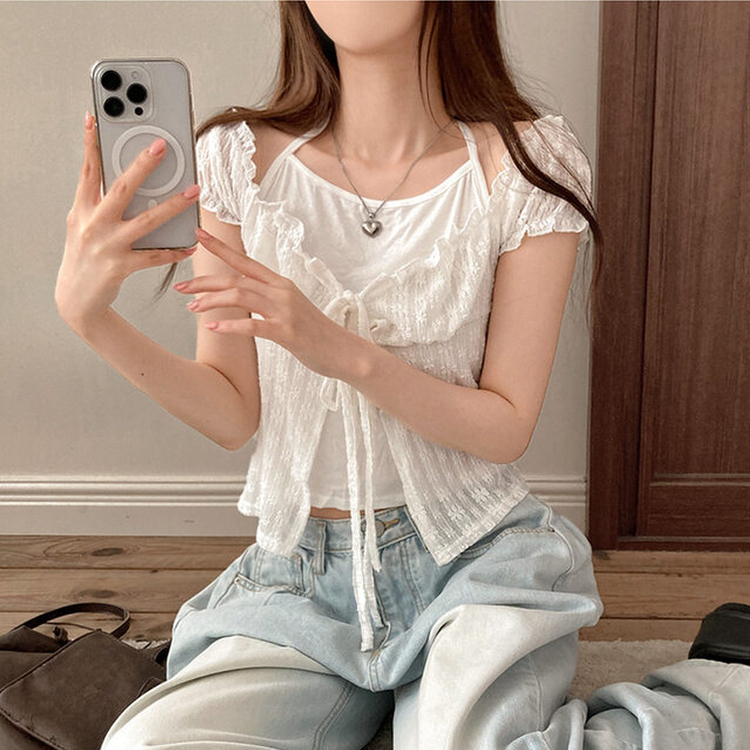 젤린 레이스 홀터넥 레이어드 프릴 반팔 블라우스 화이트