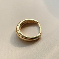 ボールドラウンドピアス