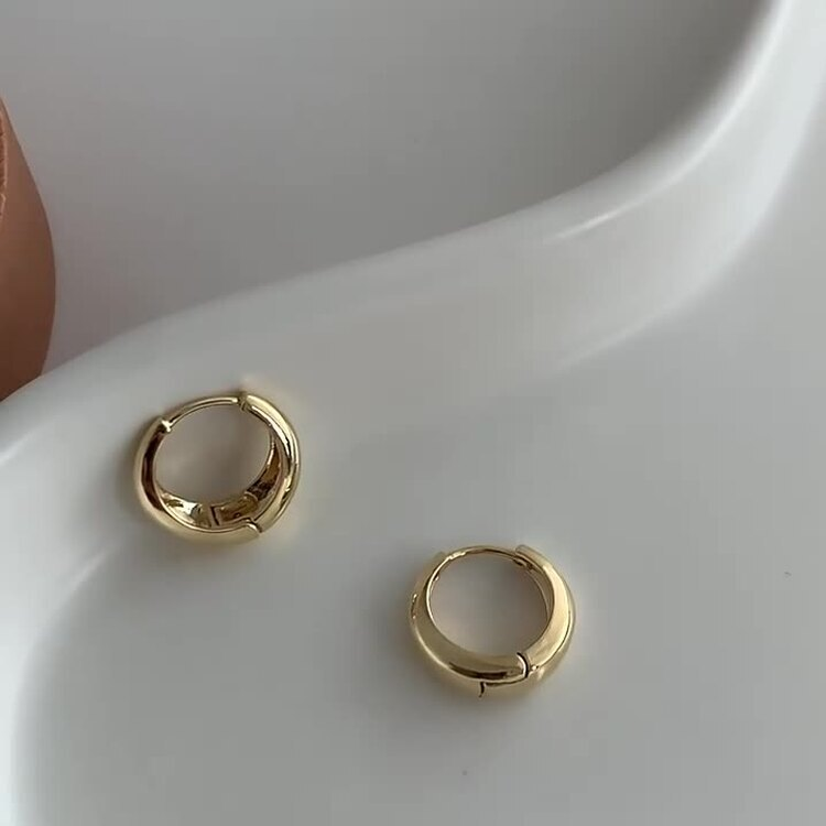 ボールドラウンドピアス GOLD