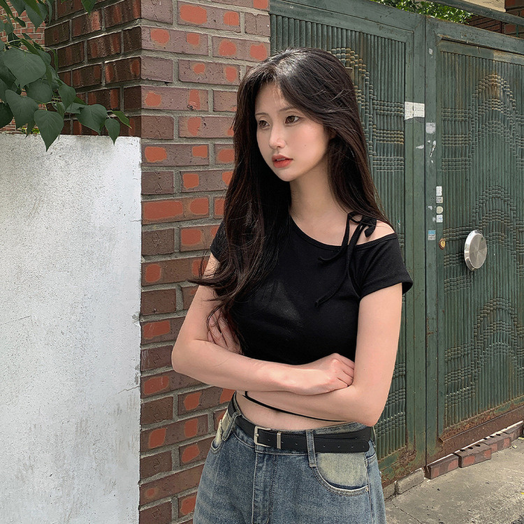 アンバランスオフショルダーリボン半袖Tシャツ BLACK
