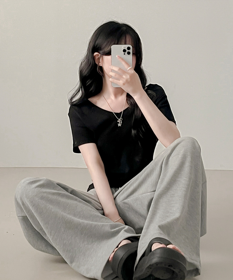 Vネック半袖Tシャツ BLACK