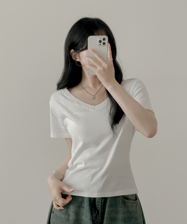 Vネック半袖Tシャツ IVORY