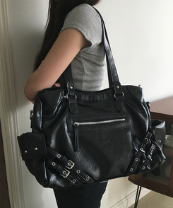 バッグ スタッドクロスショルダーバッグ BLACK