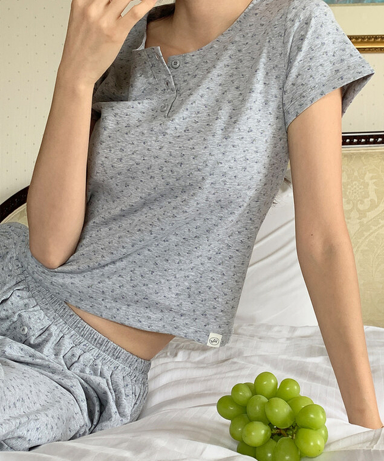 ボタンフラワーパジャマ
