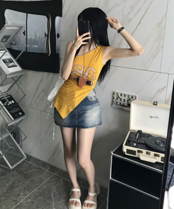 半袖Tシャツ アルファベットワンショルダーTシャツ MUSTARD