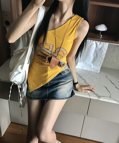 半袖Tシャツ アルファベットワンショルダーTシャツ MUSTARD
