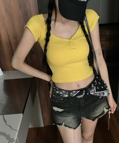 半袖Tシャツ ボタンクロップ半袖Tシャツ(6color) YELLOW