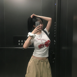 Y2Kチェリースリム半袖Tシャツ IVORY