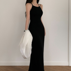 【カップ付き】スパンホルターバックレスロングワンピース BLACK