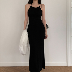 【カップ付き】スパンホルターバックレスロングワンピース BLACK