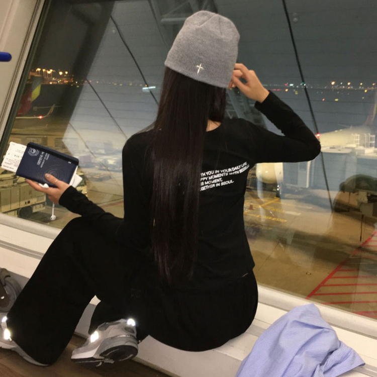 レタリングUネック半袖Tシャツ BLACK