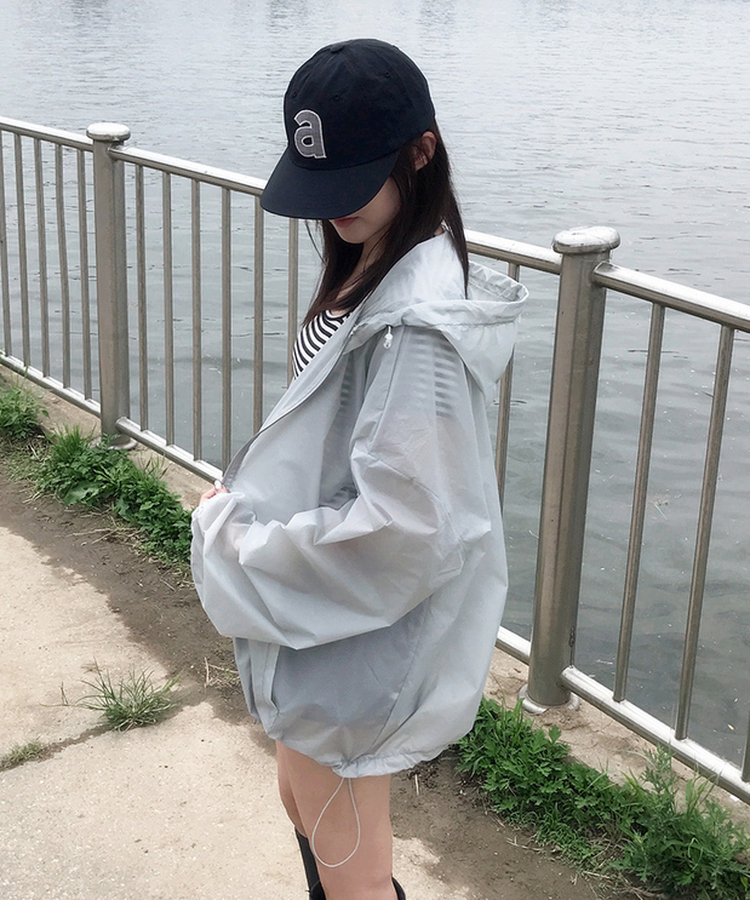 再入荷韓国G/FOREジーフォアレディースウインドブレーカーsizeLホワイト 再入荷韓国G/FOREジーフォアレディースウインドブレーカーsizeL