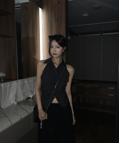 ノースリーブ ホルターネックベスト BLACK