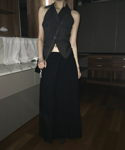 ノースリーブ ホルターネックベスト BLACK
