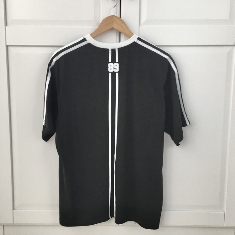 89バックラインバイカラー半袖Tシャツ