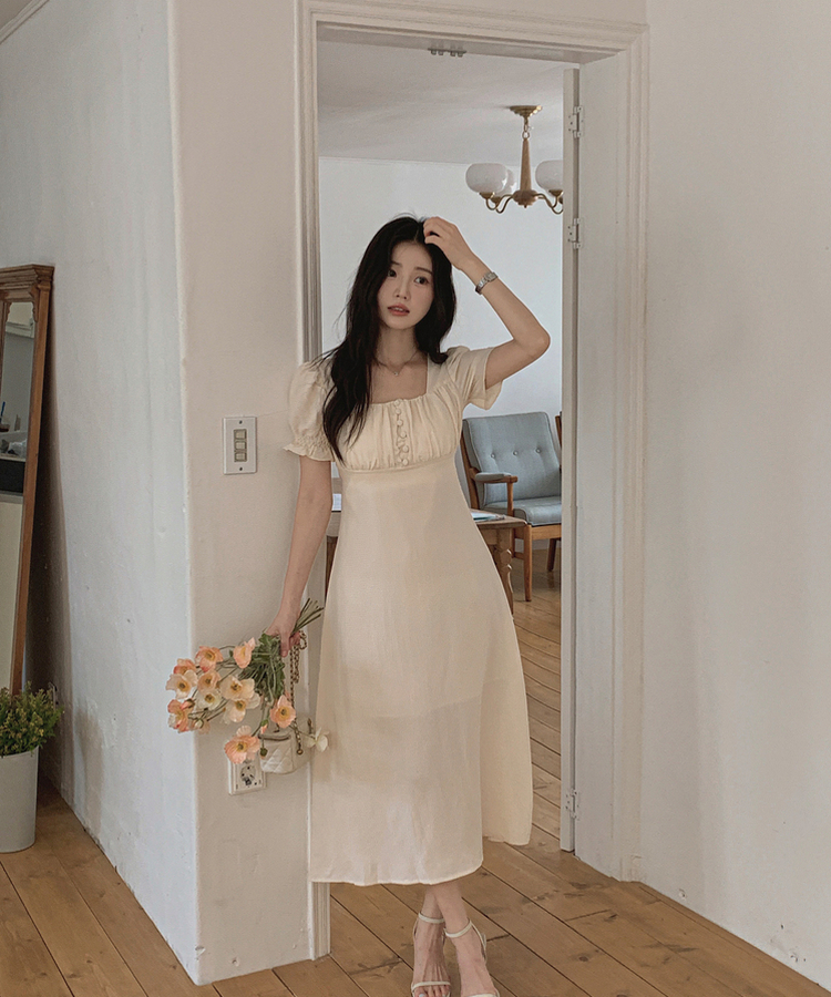 ボタンパフシャーリングロングワンピース BEIGE