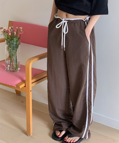 コットンパンツ グレーンローナイロンワイドパンツ BROWN