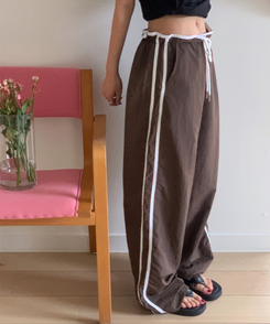 コットンパンツ グレーンローナイロンワイドパンツ BROWN
