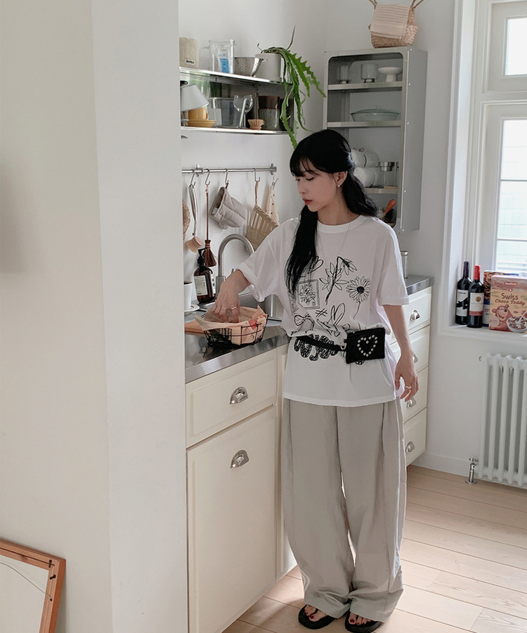スタンプドローイング半袖Tシャツ IVORY