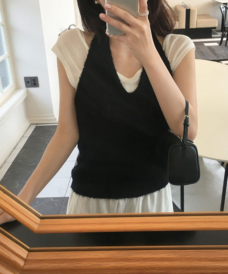 ホルターレイヤードスリーブレスニット BLACK