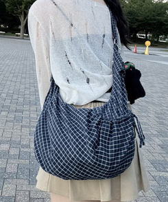 스트랩 크로스 보헤미안 프릴 숄더백 블랙