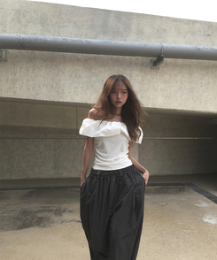 ブラウス サイドシャーリングオフショルダーブラウス WHITE