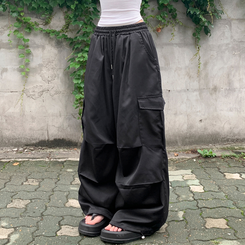 ワイド ツーピンタックストリングワイドカーゴパンツ BLACK