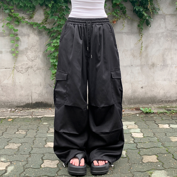 ツーピンタックストリングワイドカーゴパンツ BLACK