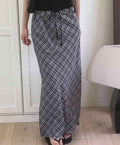 ローライズチェックロングスカート BLACK