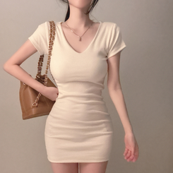 Vネックスリムミニワンピース BEIGE