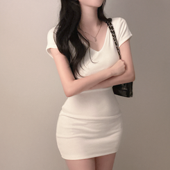 Vネックスリムミニワンピース WHITE