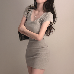 Vネックスリムミニワンピース GREY