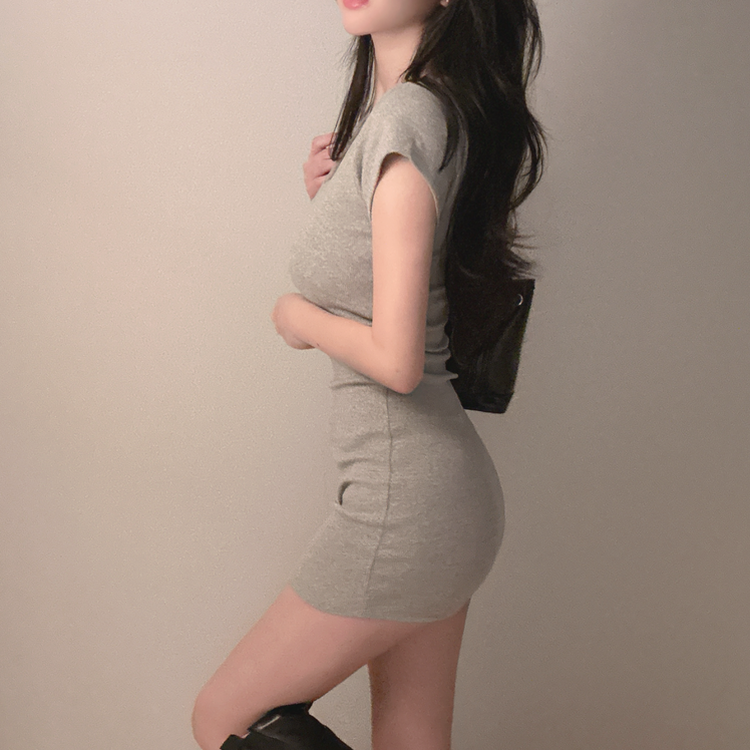 Vネックスリムミニワンピース GREY