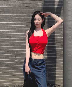 ノースリーブ 【カップ付き】レーススクエアホルターキャミソール RED