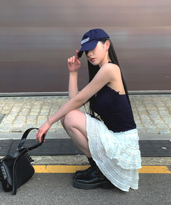 ノースリーブ 【カップ付き】レーススクエアホルターキャミソール NAVY