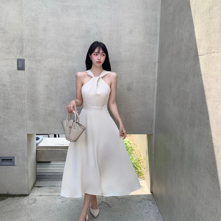 ホルターシャーリングロングワンピース BEIGE