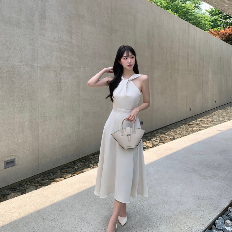 ホルターシャーリングロングワンピース BEIGE