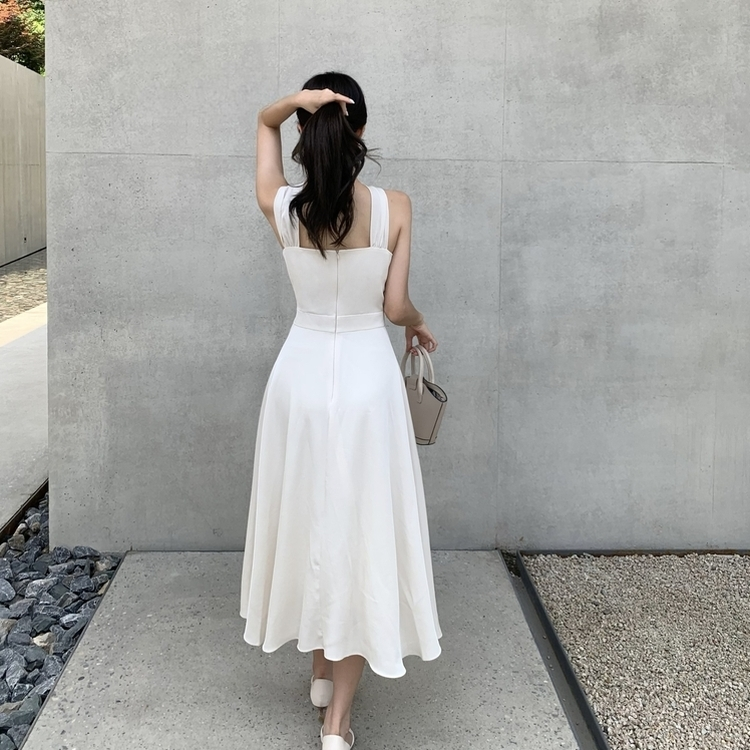 ホルターシャーリングロングワンピース BEIGE