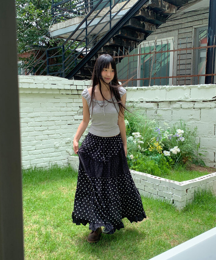 FEKETE ドットフリルスカート FEKETE（フェケテ）の「polka dot frill midi skirt / ドットフリル