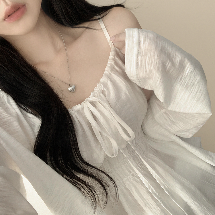 청순러블리 셔링 플레어 쉬폰 끈나시 모리걸 블라우스 편한 여름휴가룩 바캉스 화이트