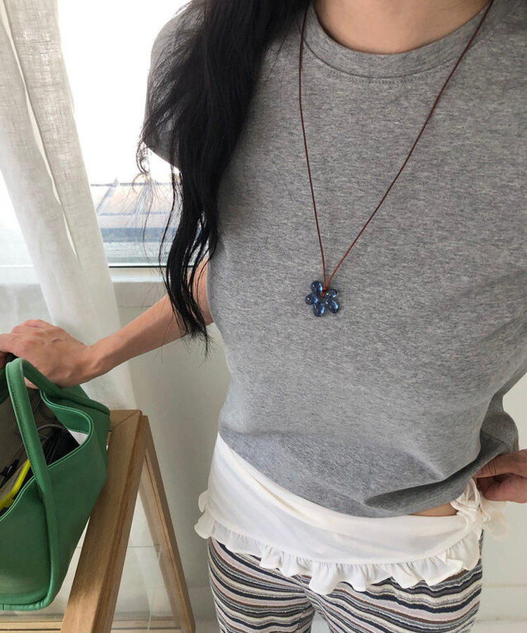ブルーネックレス BLUE