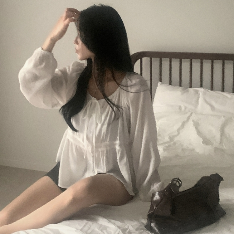 이퓨 스트랩 리본 시스루 퍼프 긴팔 블라우스 3color 아이보리