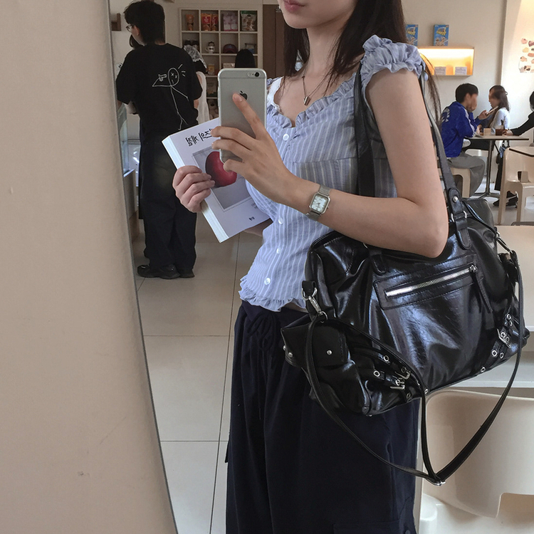 マルチポケットクロスショルダーバッグ BLACK