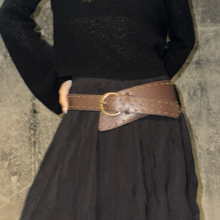 와이드 스터드 레더 벨트 브라운