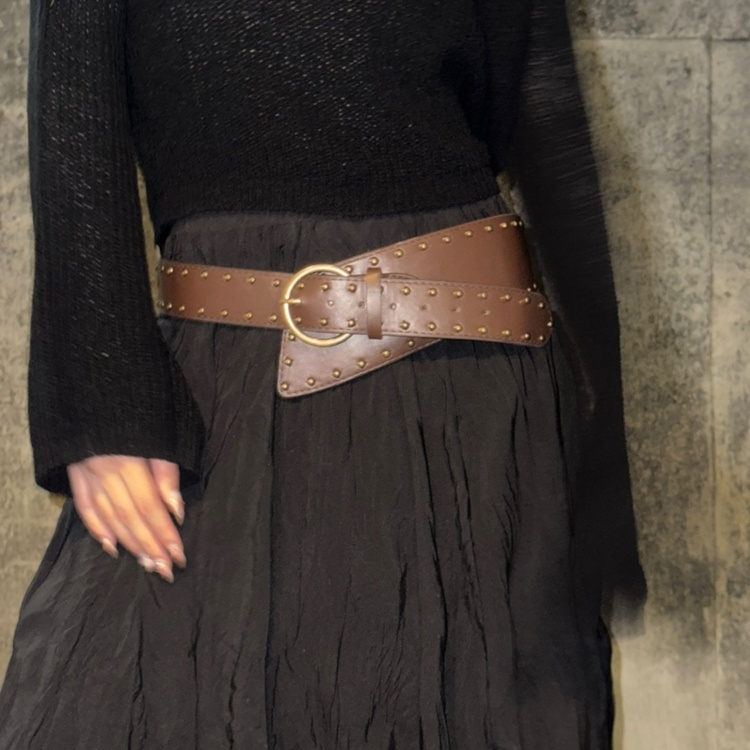 와이드 스터드 레더 벨트 브라운