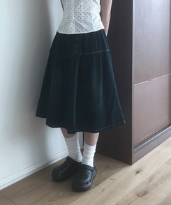 ウッドボタンフレアミディデニムスカート VINTAGE BLUE