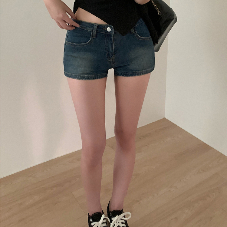 d.i.a⭐︎お尻ファー付き.ローライズ丈ショートパンツ 未使用タグ付き】d.i.a☆ファー付きショートパンツ