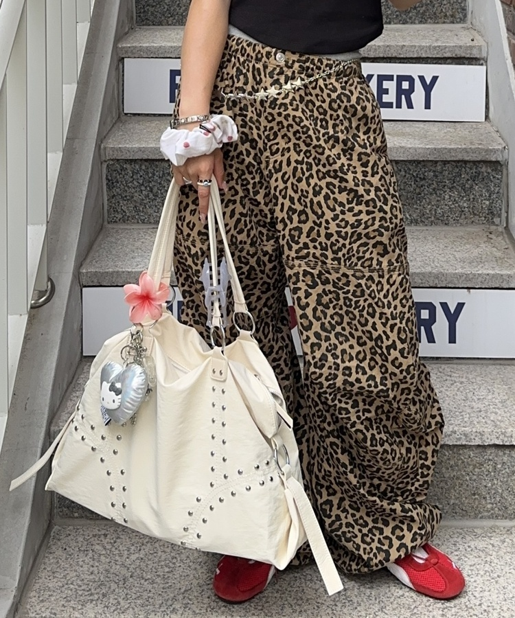 보스턴 스터드 백 아이보리