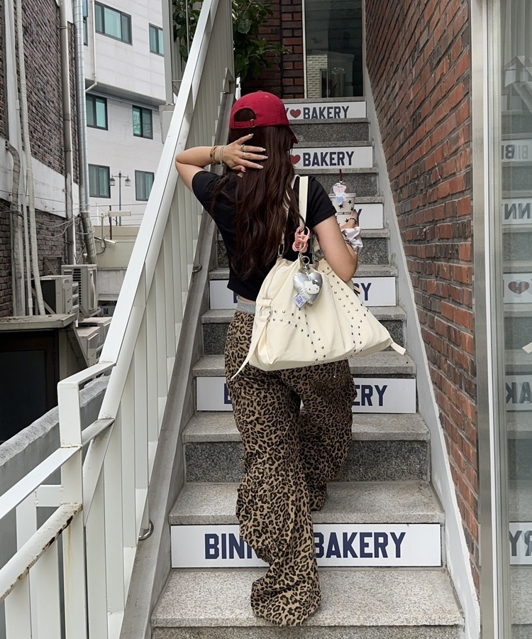 보스턴 스터드 백 아이보리